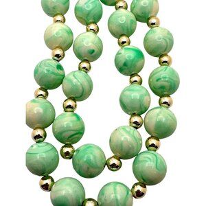 Green Bead Necklace Acrylic Marbled Swirl Design Lightweight Fem Chic Spring